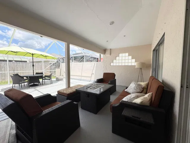Residence photo 15