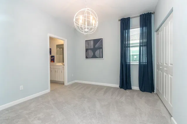 Residence photo 12