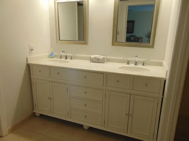 Unit 301 photo 11