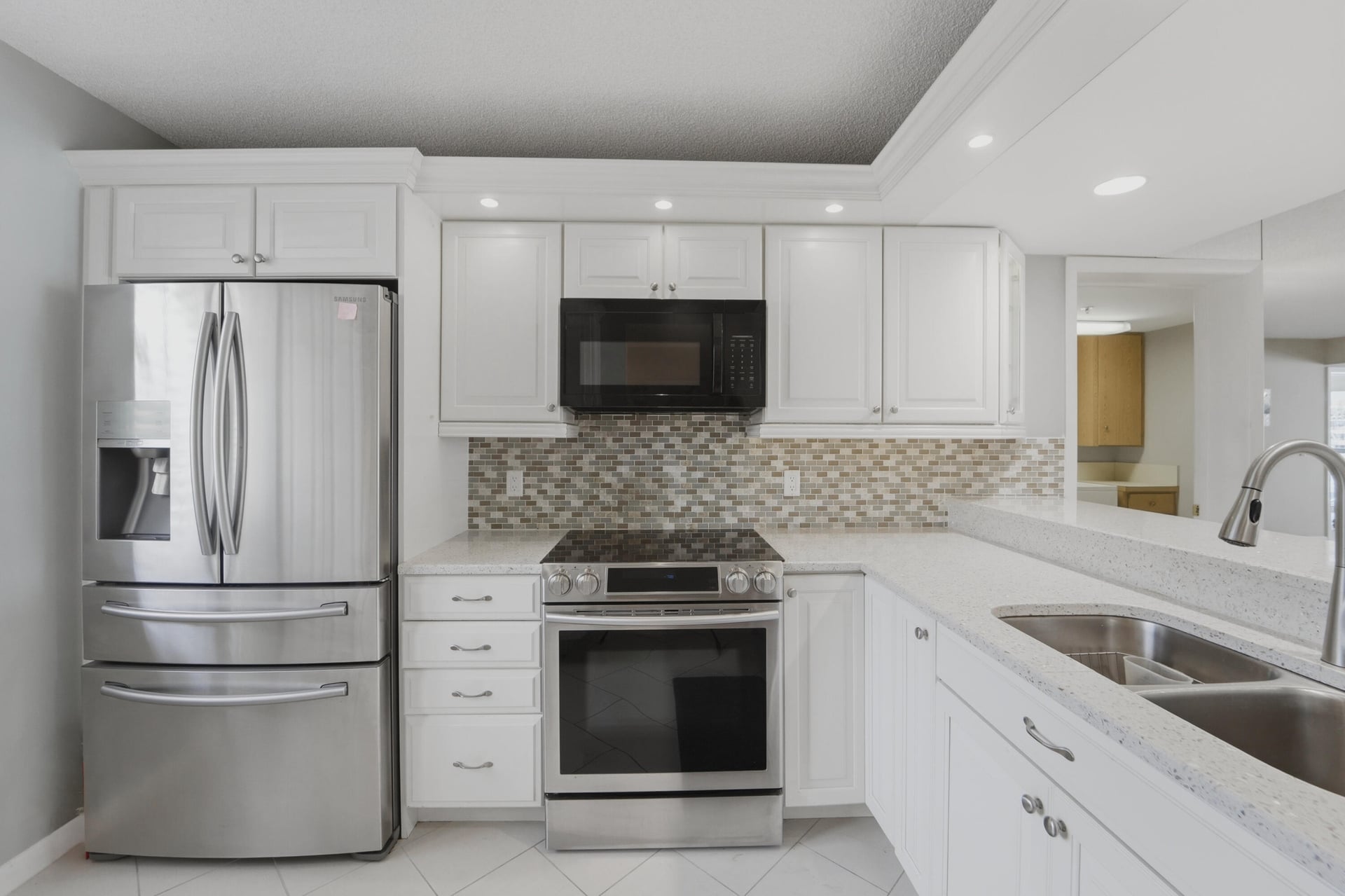 Unit 204 photo 3
