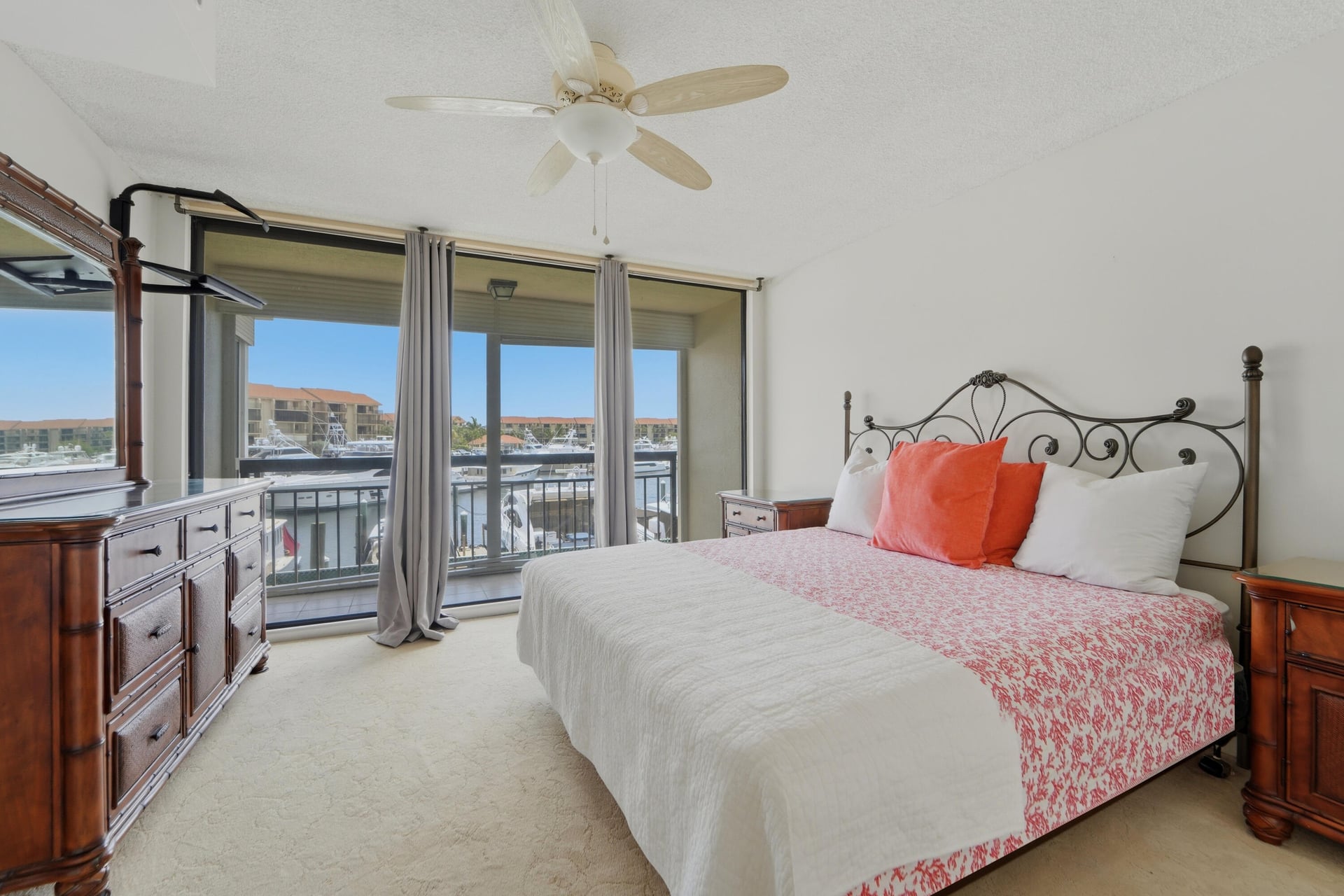 Unit 204 photo 15