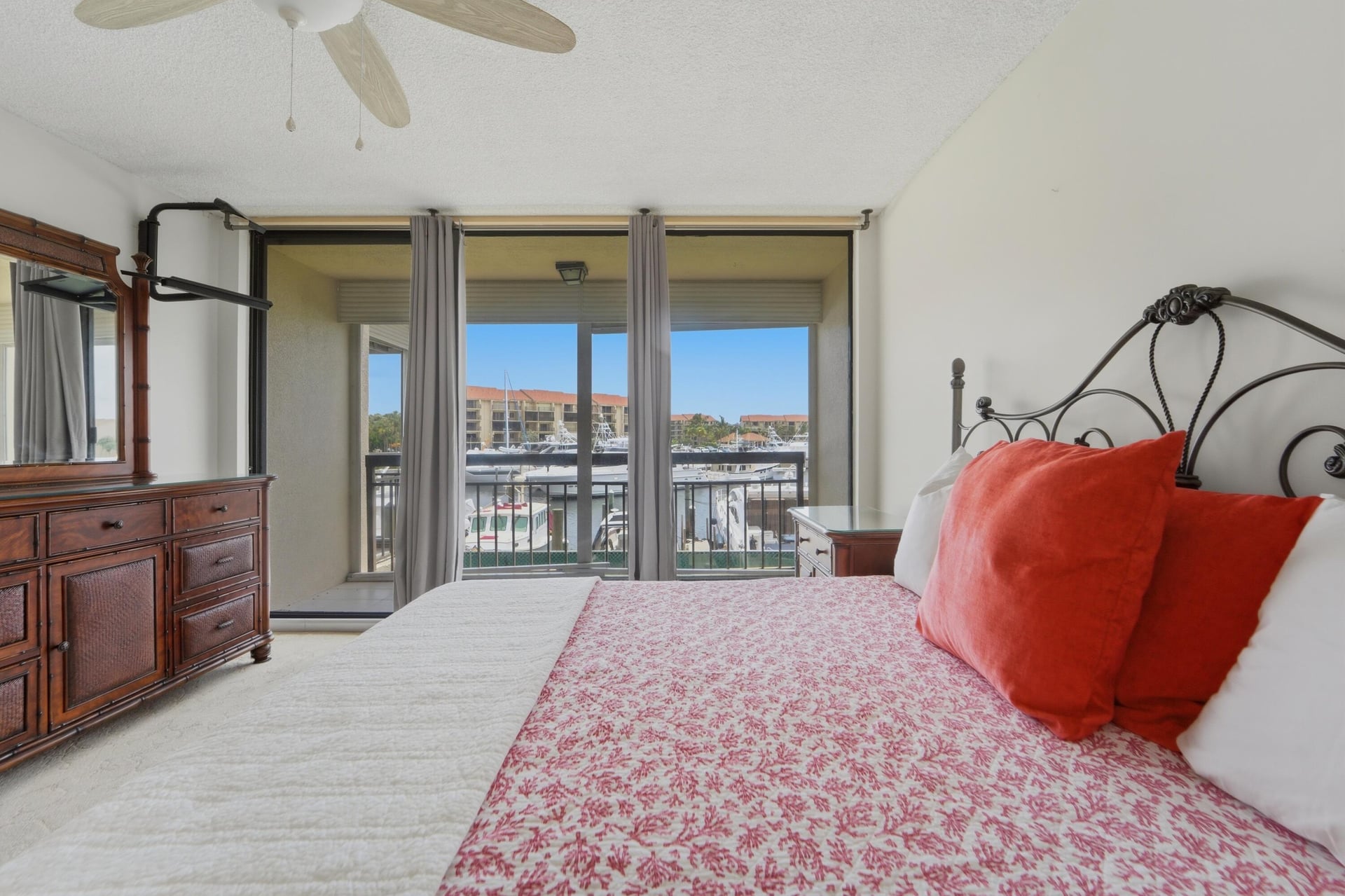 Unit 204 photo 17