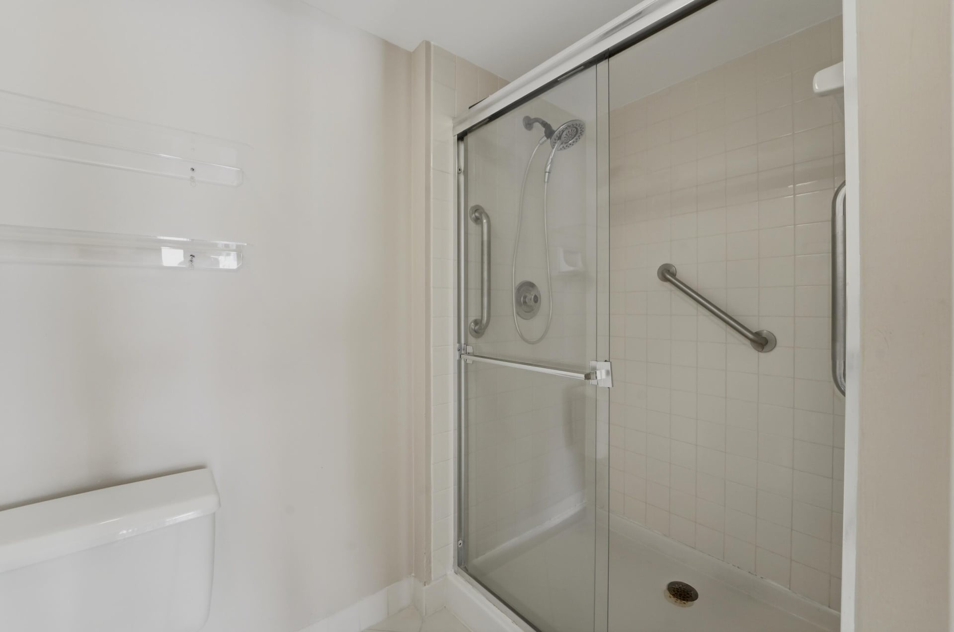 Unit 204 photo 20