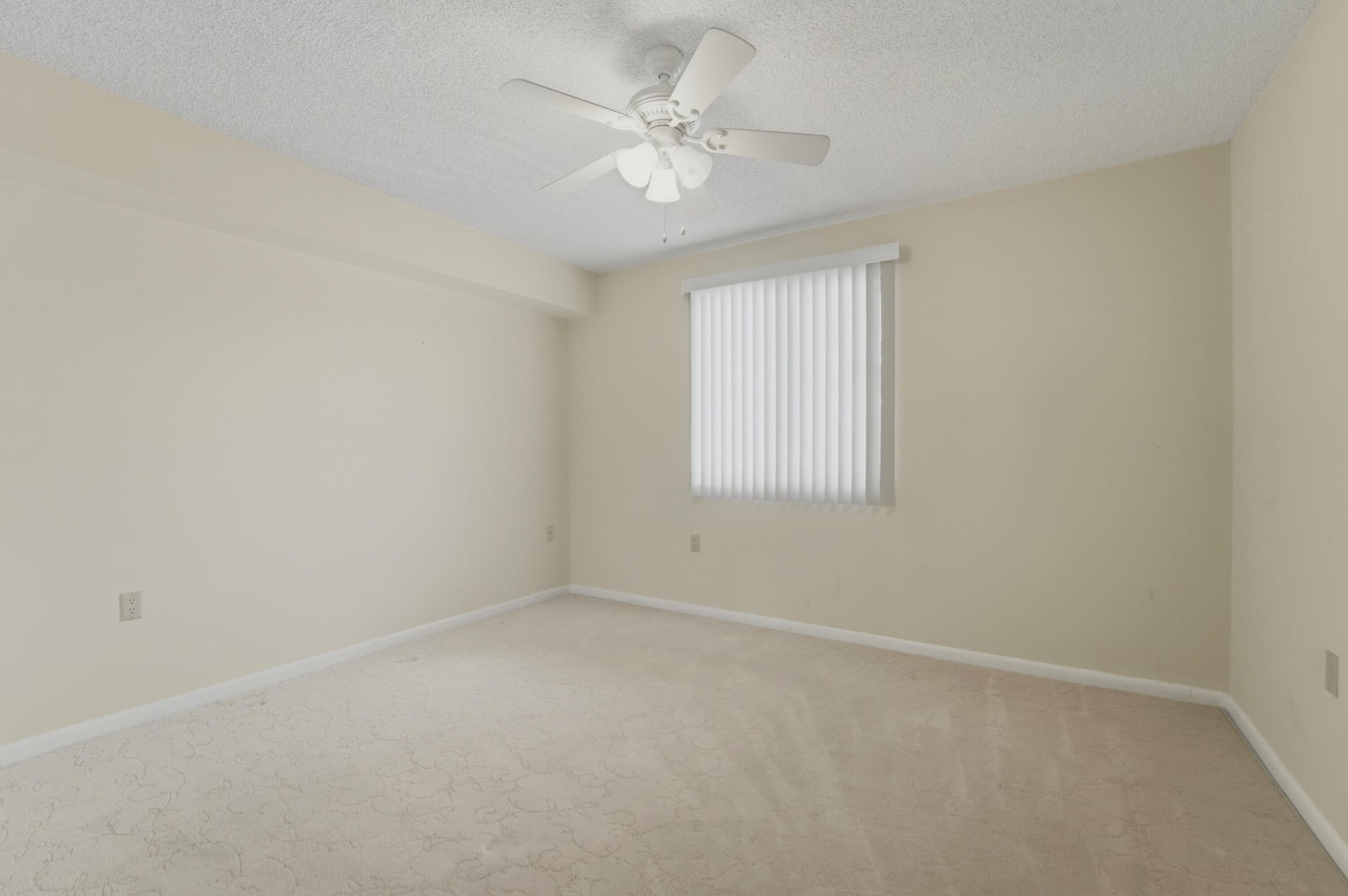 Unit 204 photo 22