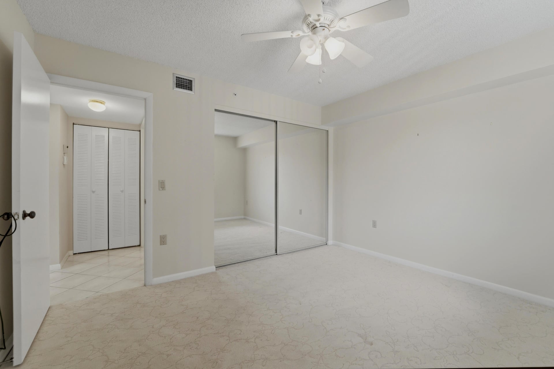 Unit 204 photo 23