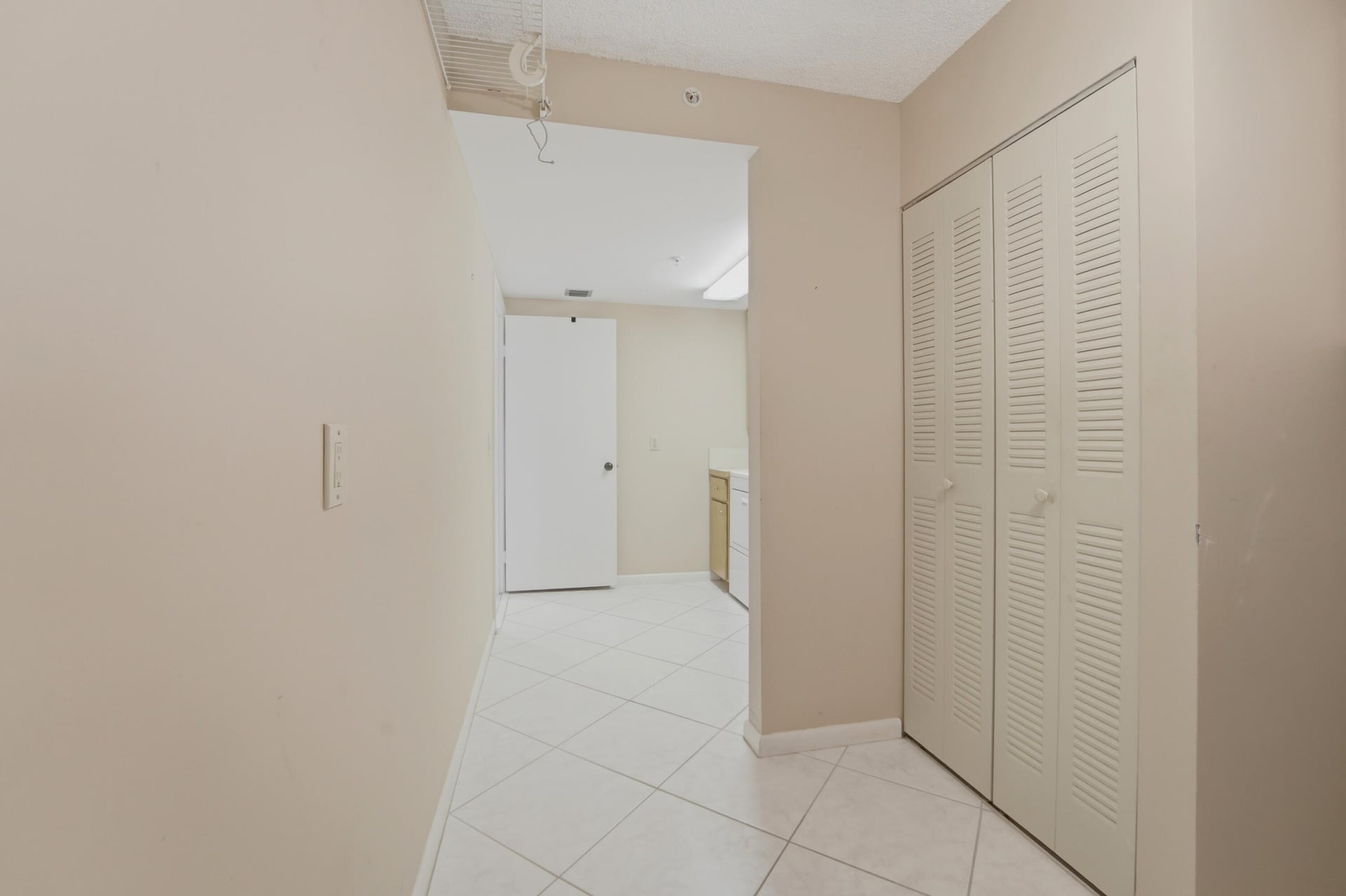 Unit 204 photo 27