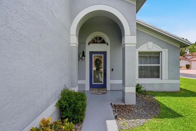 Residence photo 3