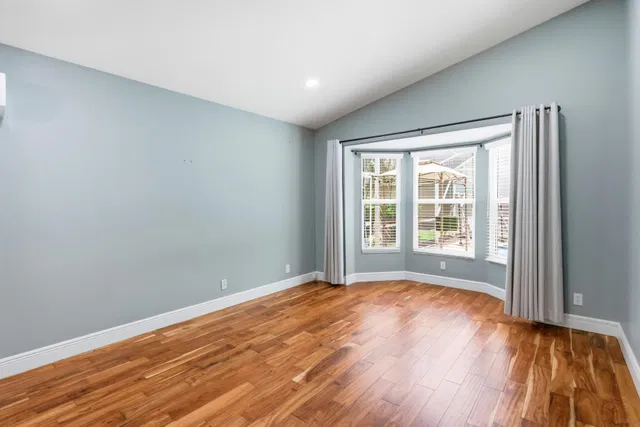 Residence photo 12