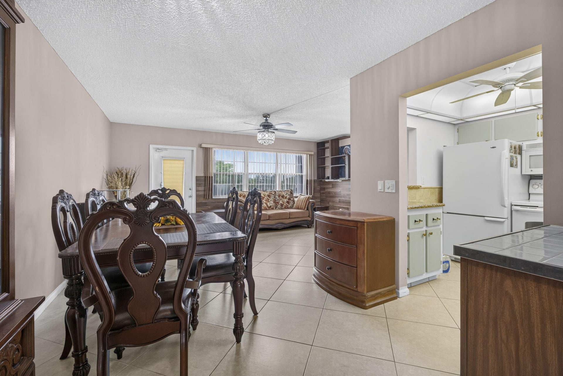  Residence photo 5