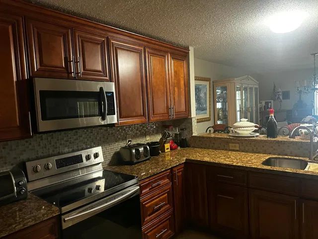  Residence photo 7