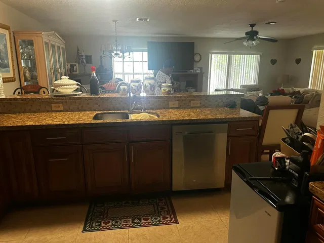  Residence photo 8