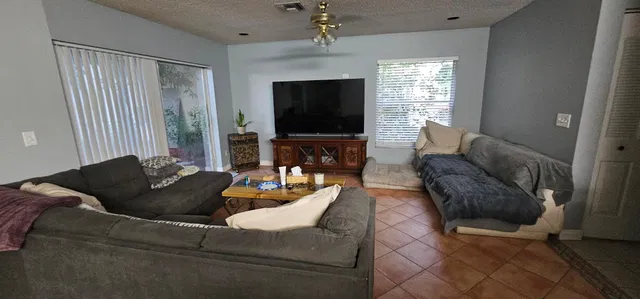 Residence photo 2