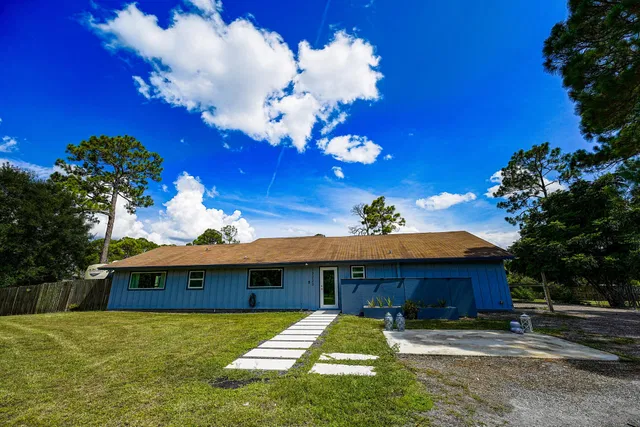 Residence photo 2