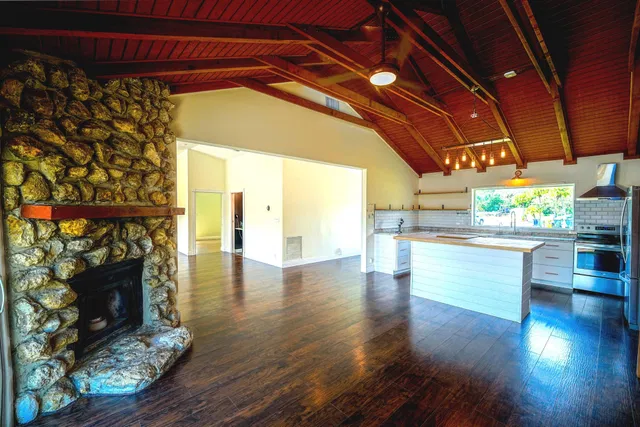 Residence photo 12