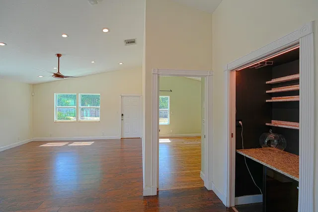 Residence photo 14