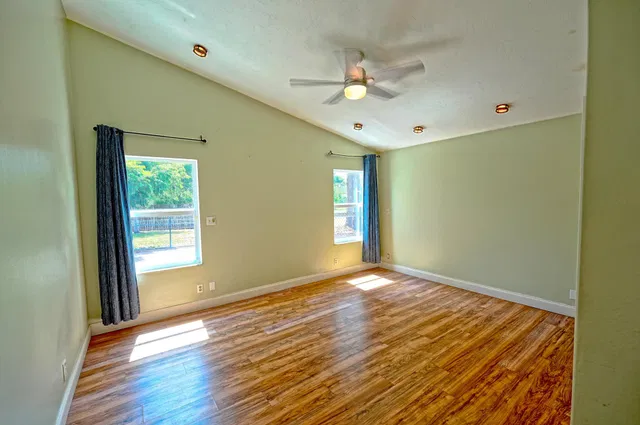 Residence photo 15