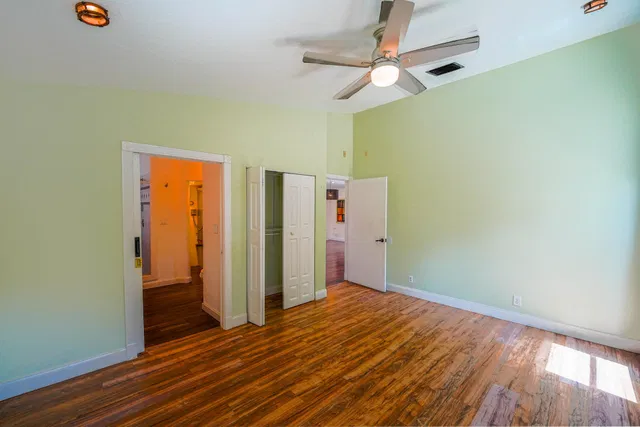 Residence photo 16