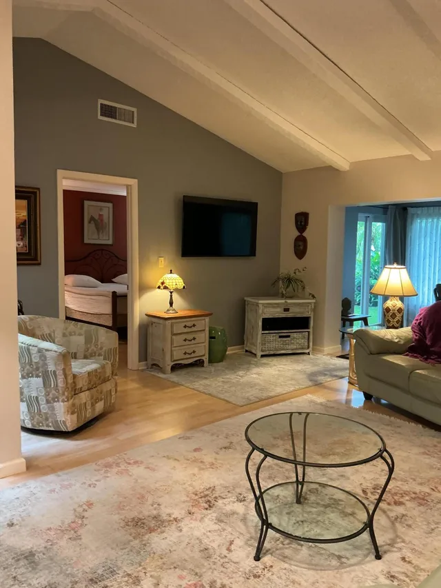 Residence photo 17