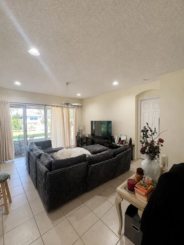 Residence photo 5