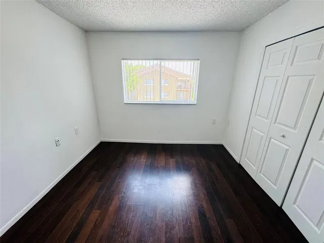 Unit 302 photo 4