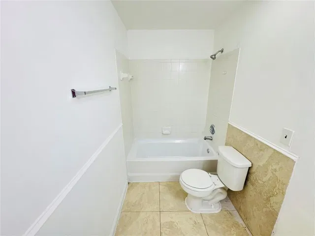 Unit 302 photo 6