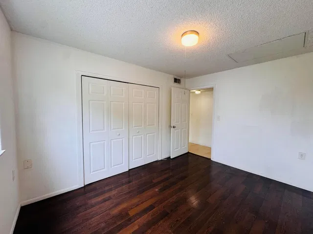 Unit 302 photo 18