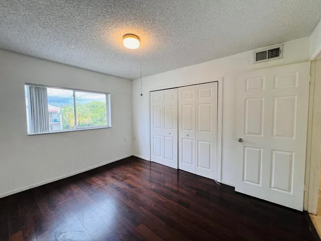 Unit 302 photo 19