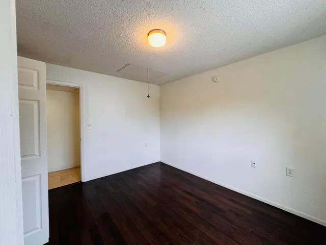 Unit 302 photo 21