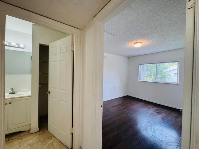 Unit 302 photo 34