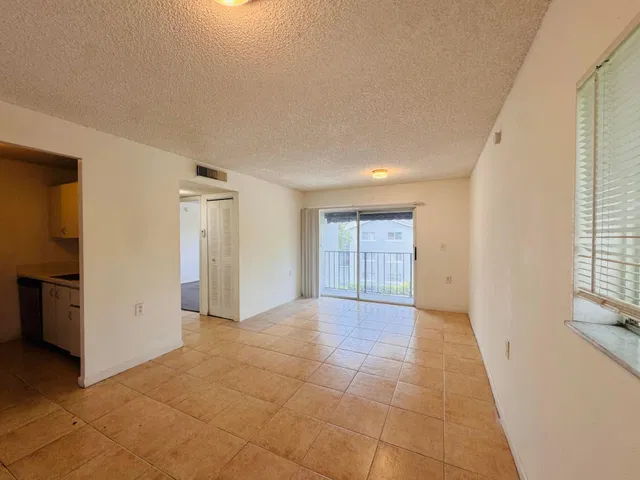 Unit 302 photo 41