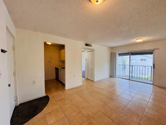 Unit 302 photo 42