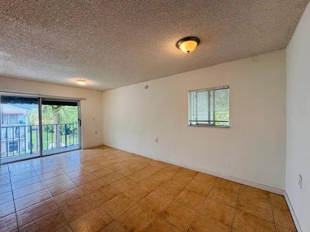 Unit 302 photo 43