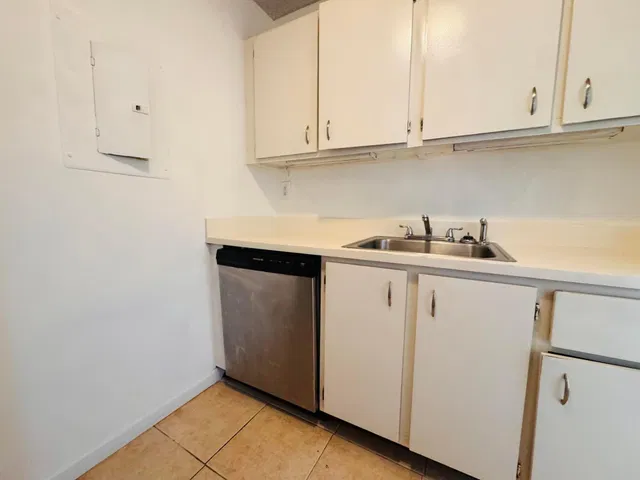 Unit 302 photo 47