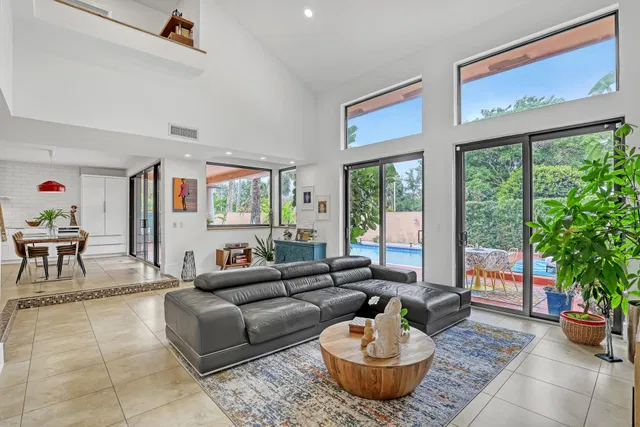 Residence photo 17