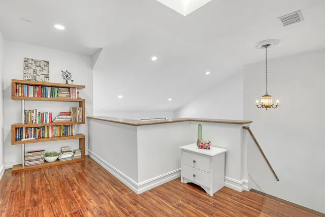 Residence photo 25