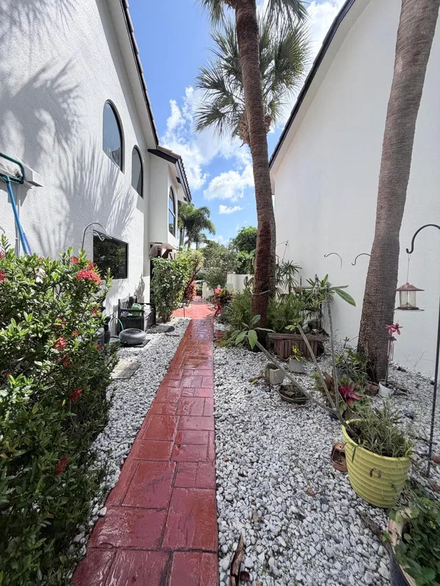 Residence photo 60