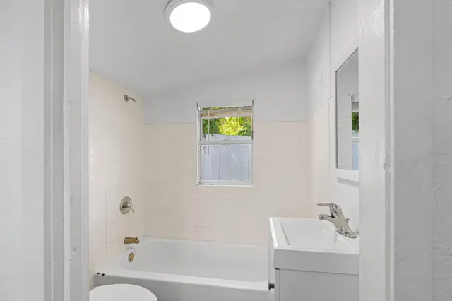 Old Northwood Residence photo 16