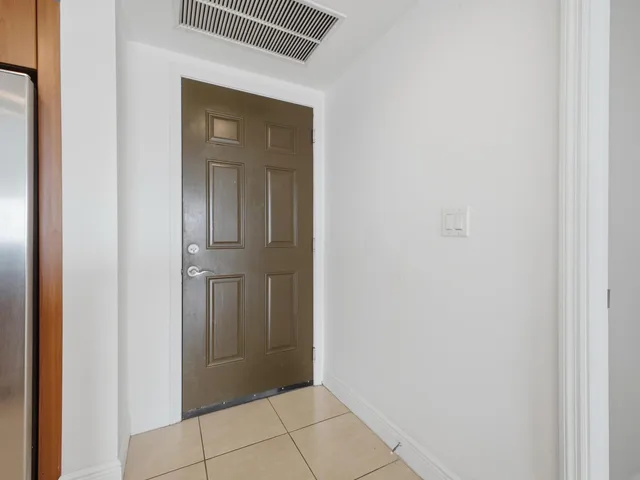 610 Clematis Unit 804 photo 8