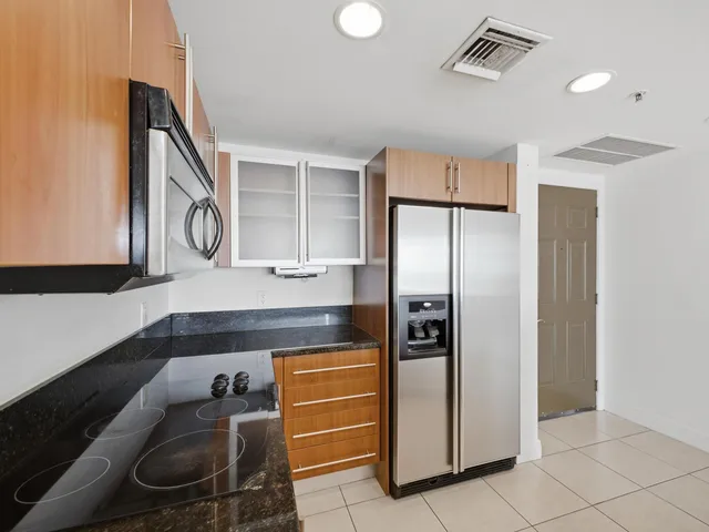 610 Clematis Unit 804 photo 14