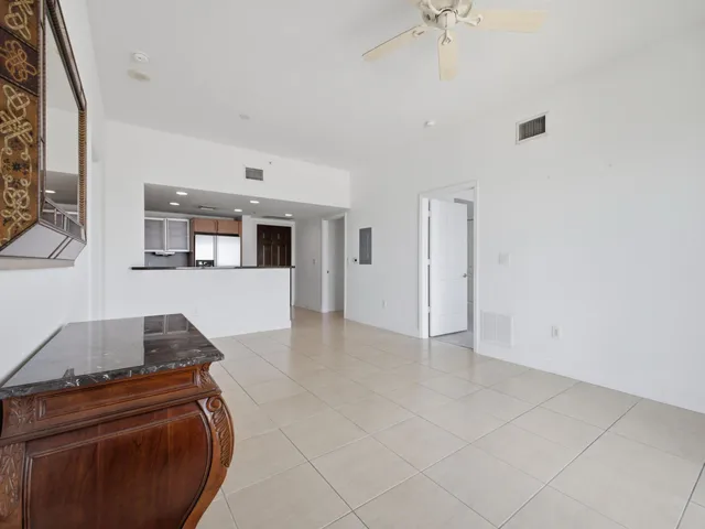 610 Clematis Unit 804 photo 18