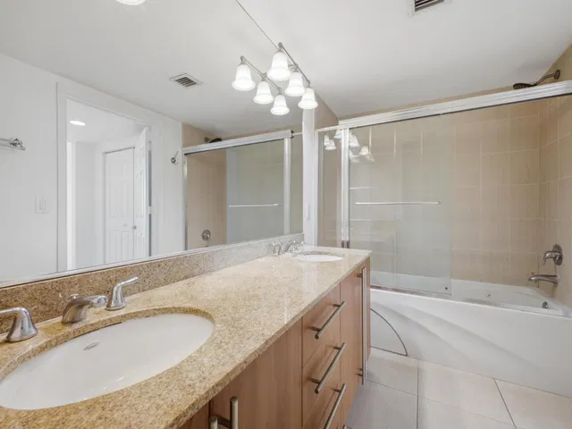 610 Clematis Unit 804 photo 22