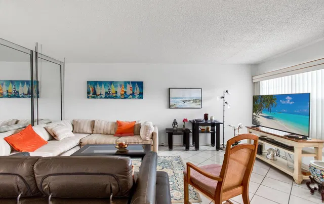 Residence photo 4