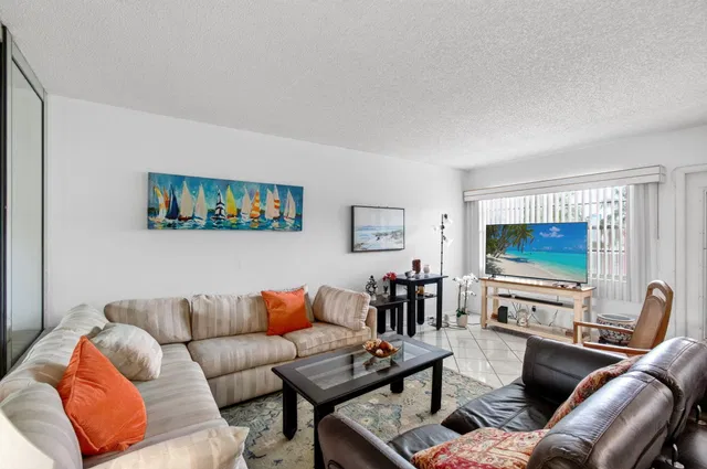 Residence photo 6