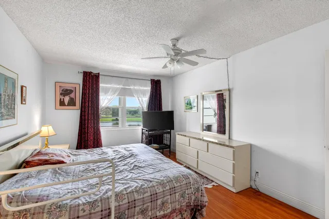 Residence photo 20