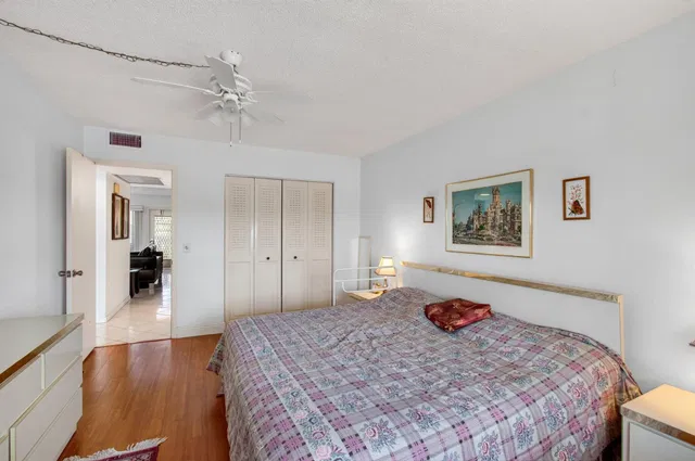 Residence photo 22
