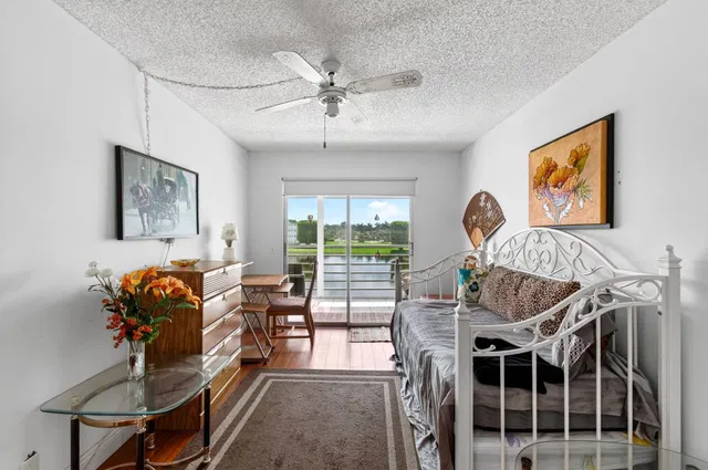 Residence photo 31
