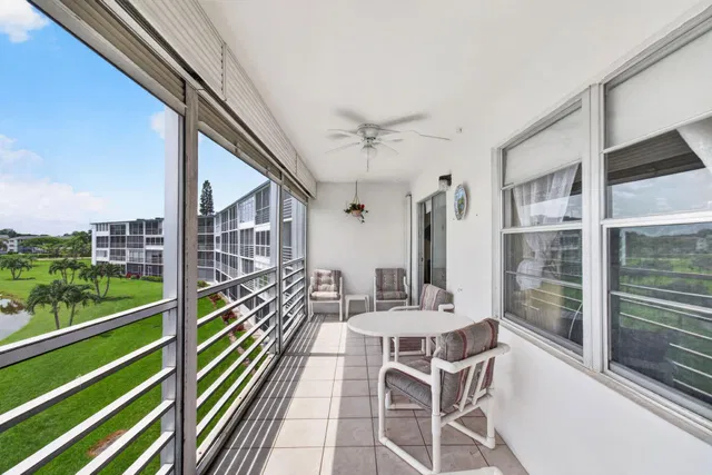 Residence photo 37