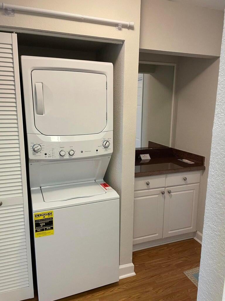 Unit 608 photo 10