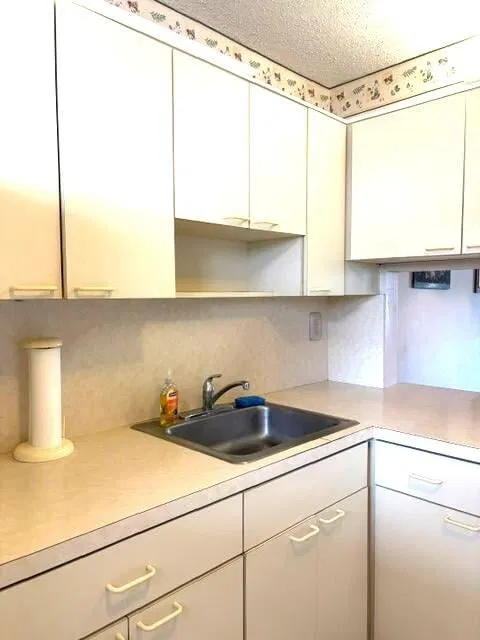 Unit 202 photo 6