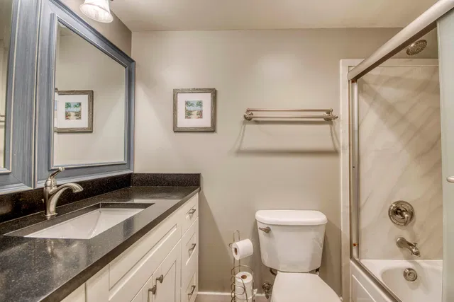 Unit 1112 photo 15